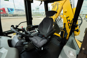 Экскаватор-погрузчик LGCE B879F (дополнительная 3X гидролиния, БСМ, RideControl)