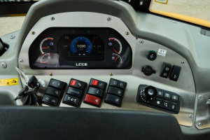 Экскаватор-погрузчик LGCE B879F (дополнительная 3X гидролиния, БСМ, RideControl)