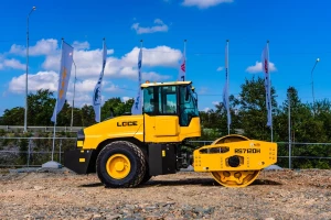 Каток грунтовый LGCE RS7120H (полный привод)