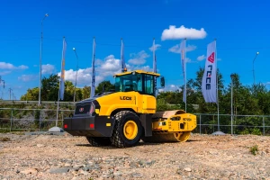 Каток грунтовый LGCE RS7120H (полный привод)