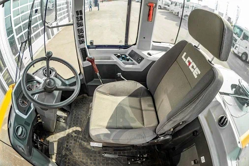 Каток грунтовый LGCE RS7140H (полный привод)