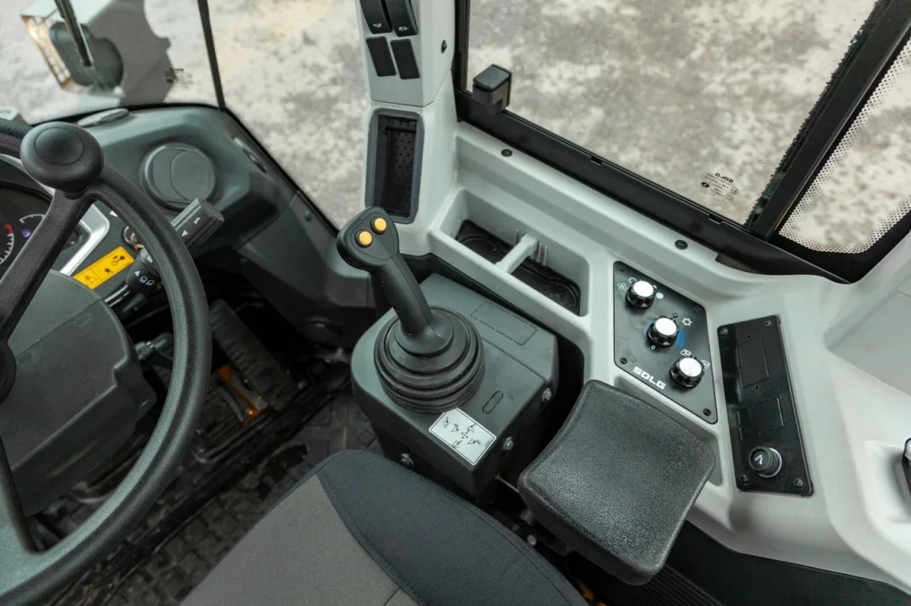 Погрузчик фронтальный LGCE L946H (ковш 2,5 м стандартный)