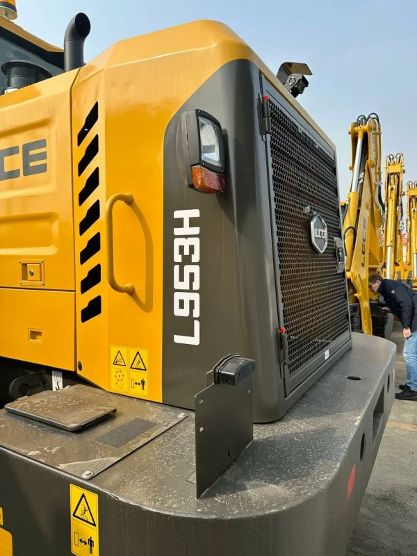 Погрузчик фронтальный LGCE L953H (ковш 3,0 м стандартный, доп. линия)